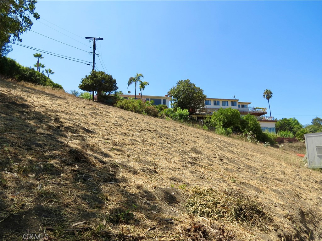 New Construction Residential Development. Centrally located to the Los Angeles Metro, trendy retail along the Figueroa Corridor, and vibrant eateries on Eagle Rock Blvd. Just minutes away from Downtown LA, Pasadena, Silver Lake, USC Medical, and major freeways (Metro Line, 5, 2, and 110). Explore nearby destinations including the Autry Southwest Museum, the Rio de Los Angeles State Park, and the iconic Staples Center and Dodgers Stadium. Outdoor enthusiasts will appreciate Elyria Canyon Park, a 35-acre nature park with scenic hiking trails. Additionally, the recently revitalized Los Angeles State Historic Park, featuring a sunny river path. Build your dream home today and enjoy the vibrant lifestyle that Glassell Park has to offer!