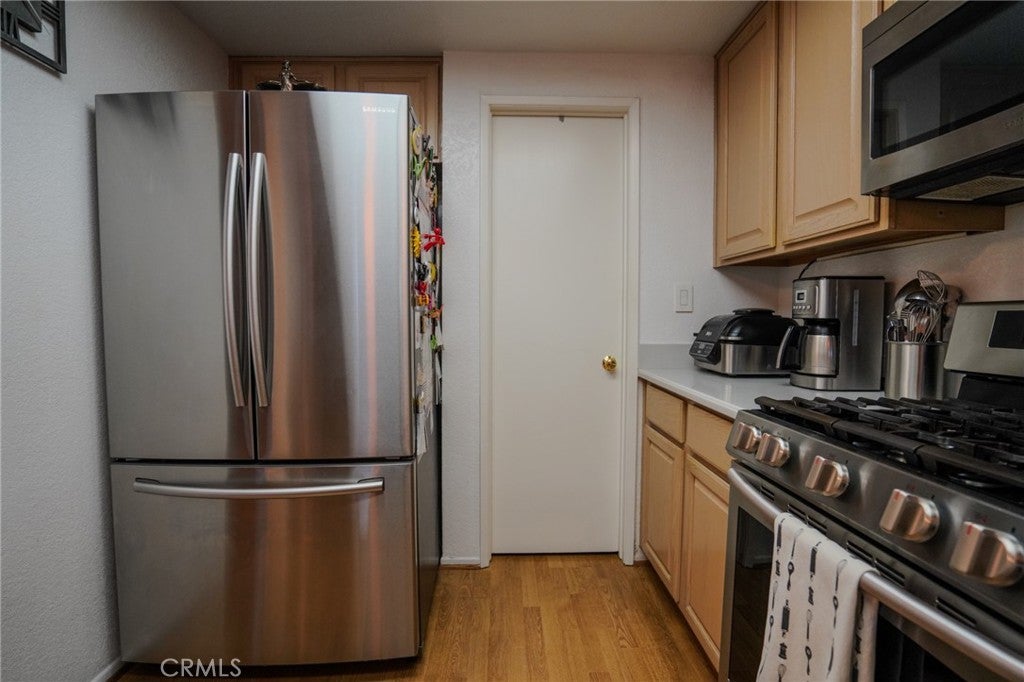 15735 Nordhoff 26