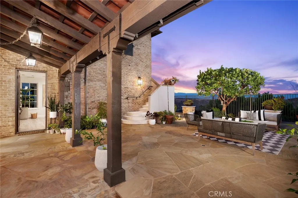 Newport Coast, California 92657, United States, 5 Bedrooms Bedrooms, ,5 BathroomsBathrooms,Residential,Active,220328