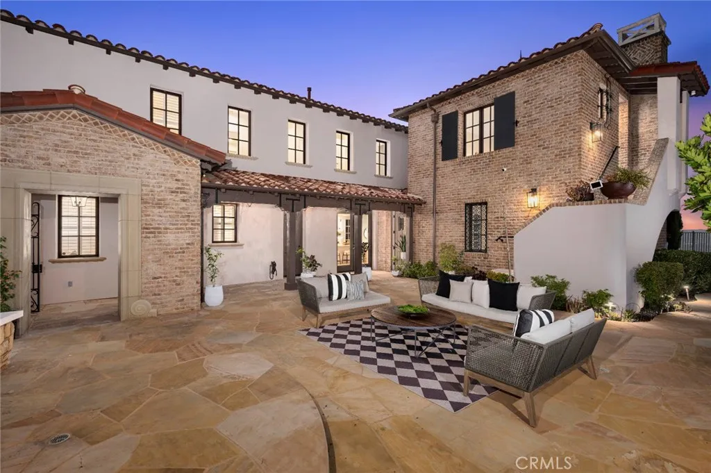 Newport Coast, California 92657, United States, 5 Bedrooms Bedrooms, ,5 BathroomsBathrooms,Residential,Active,220328