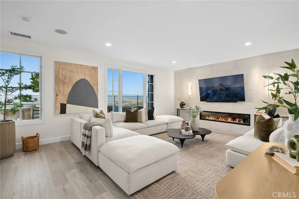 Newport Coast, California 92657, United States, 5 Bedrooms Bedrooms, ,5 BathroomsBathrooms,Residential,Active,220328