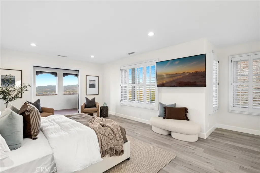 Newport Coast, California 92657, United States, 5 Bedrooms Bedrooms, ,5 BathroomsBathrooms,Residential,Active,220328