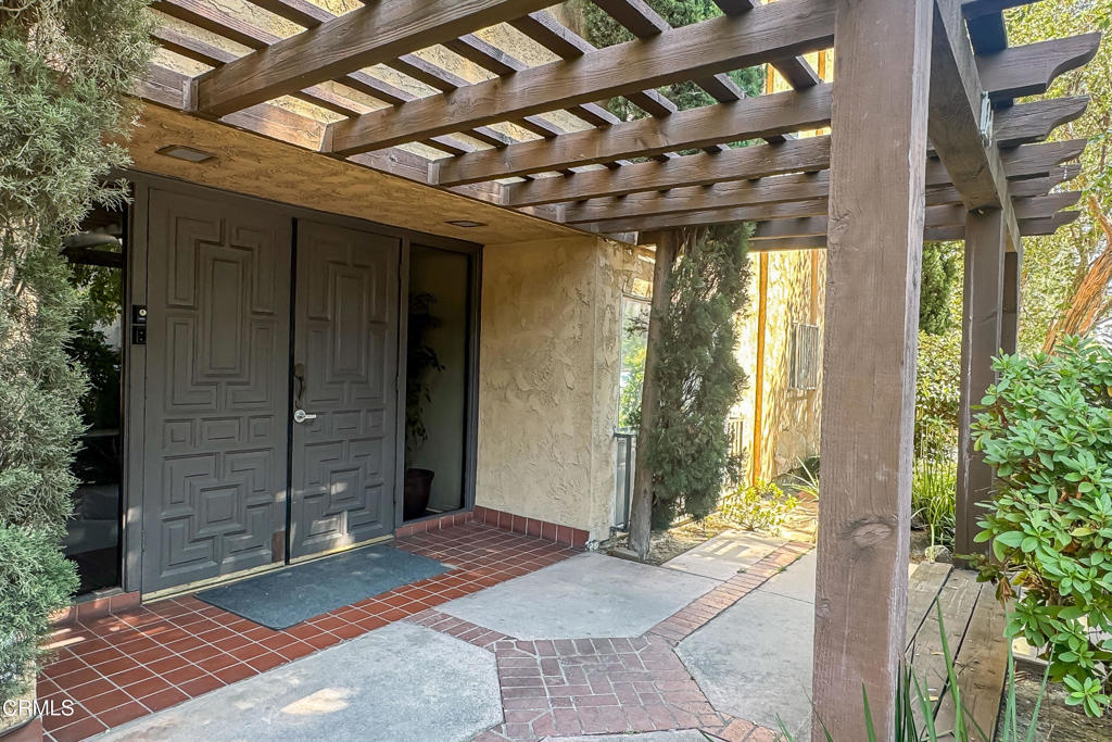 120 S Sierra Madre Boulevard 204