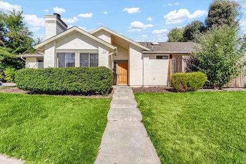 Photo of 915 Moran Court, Paso Robles, CA 93446 (MLS # FR25114135) Photo of 915 Moran Court, Paso Robles, CA 93446 (MLS # FR25114135)