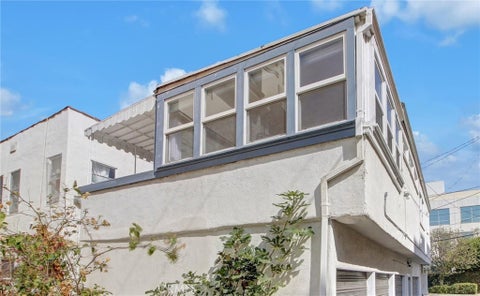 Photo of 124 S Elm Drive #9, Beverly Hills, CA 90212 (MLS # SR26195083)