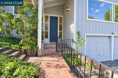 Photo of 4032 Valente Dr DR, Lafayette, CA 94549 (MLS # 41149400)