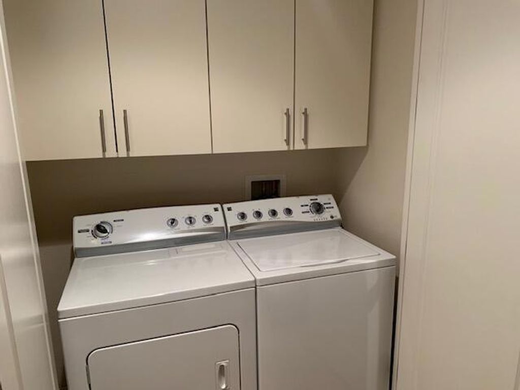 listing image 130726428475409008749