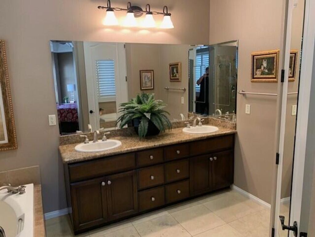 listing image 130721881828995036981