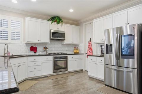 Photo of 125 Lusitano Way, Gilroy, CA 95020 (MLS # ML82046843)