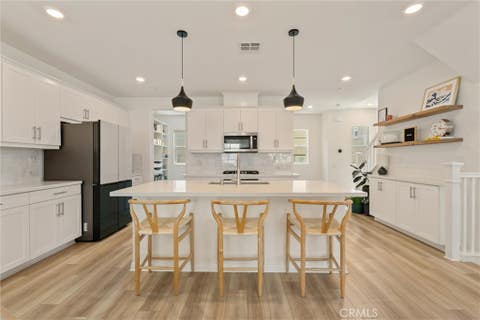 Photo of 27642 S Rosewood LN, San Pedro, CA 90732 (MLS # SB26148129)