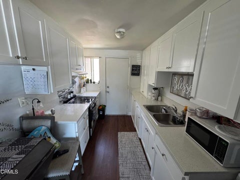 Tiny photo for 1525 W 9th Street, Oxnard, CA 93035 (MLS # V1-37840)