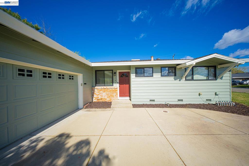 141 141 McKiernan Drive