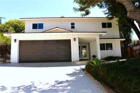 Photo of 20962 Bandera Street, Woodland Hills, CA 91364 (MLS # SR26194079)