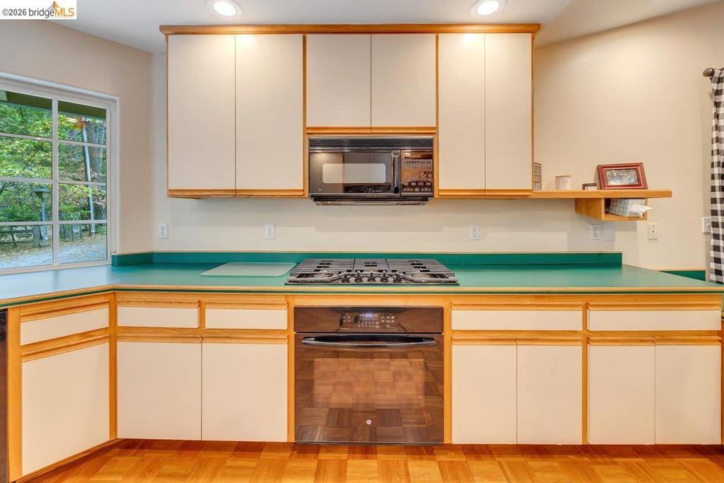 22499 Fireside Dr