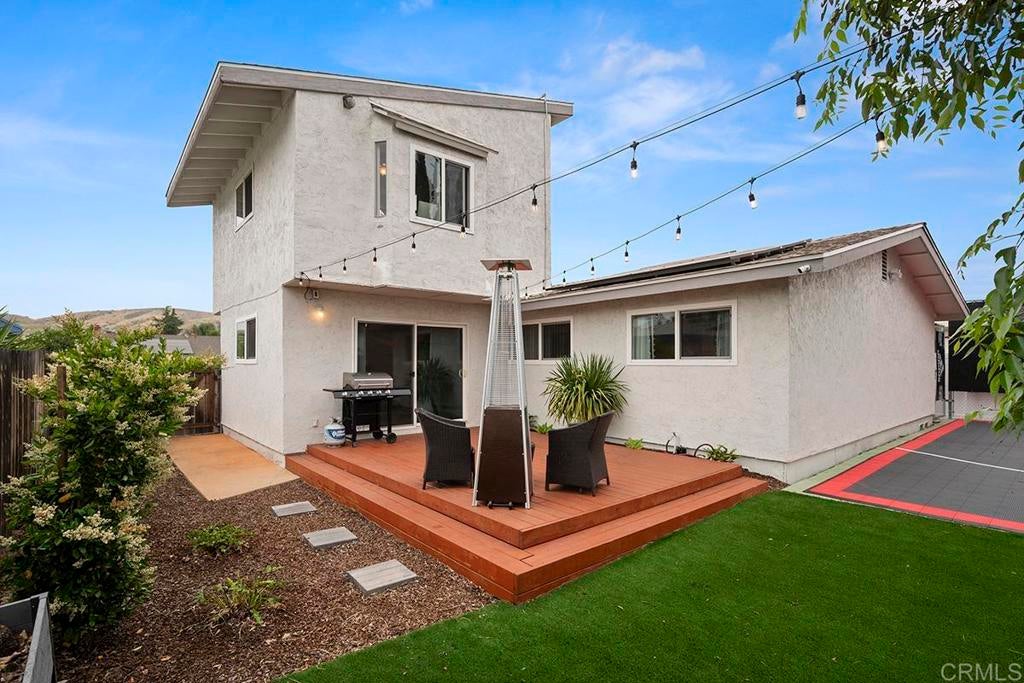 8427 Carlton Oaks Drive