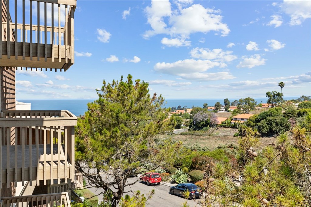 6542 Ocean Crest Drive B208