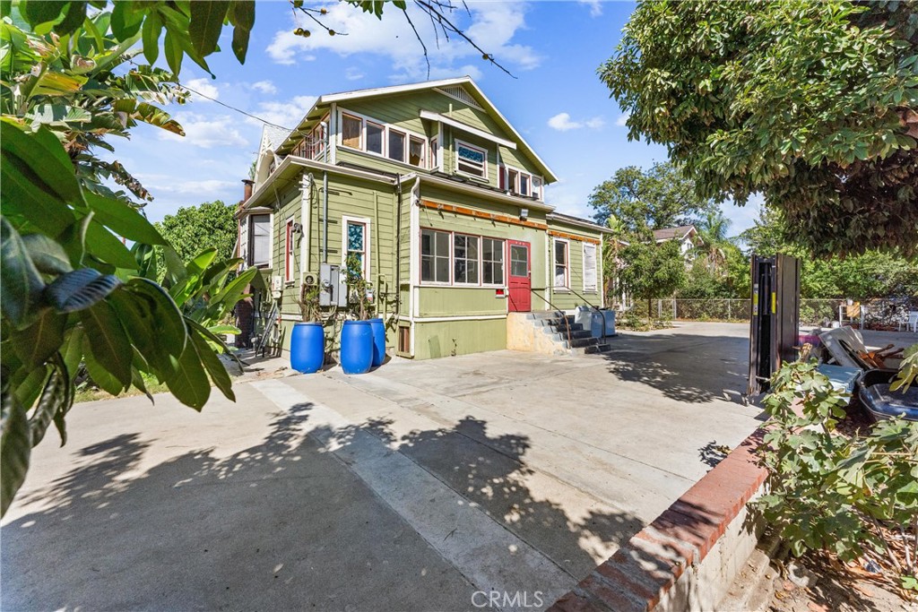 850 E Columbia Avenue
