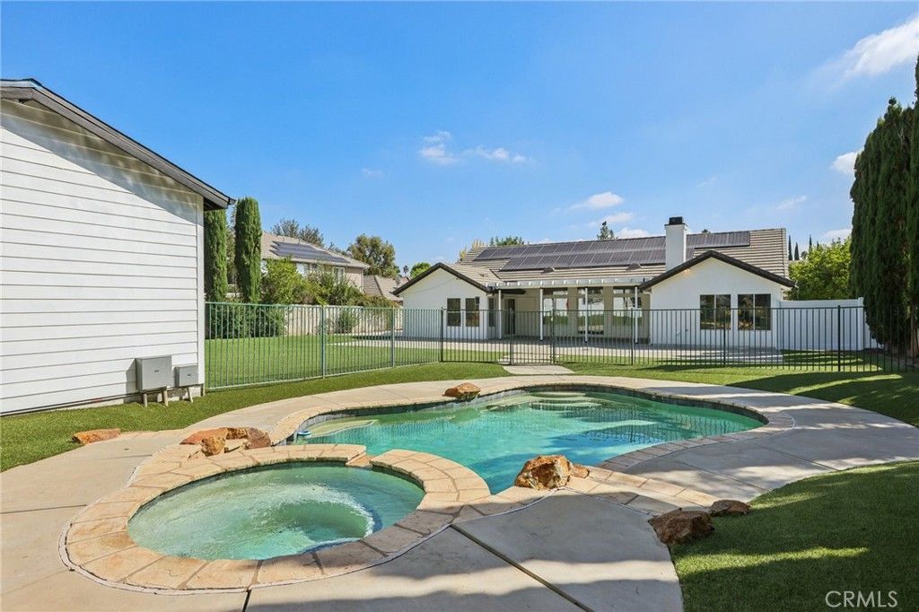 Photo of 6233 Penfield Avenue, Woodland Hills, CA 91367 (MLS # SB25231505)