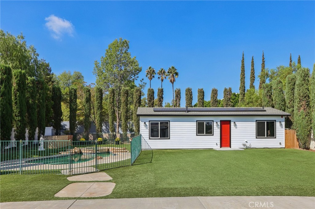 6233 Penfield Avenue