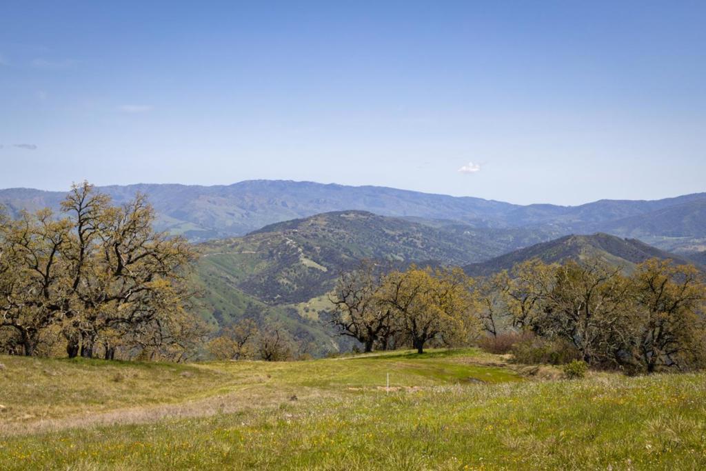 26 Long Ridge Trail