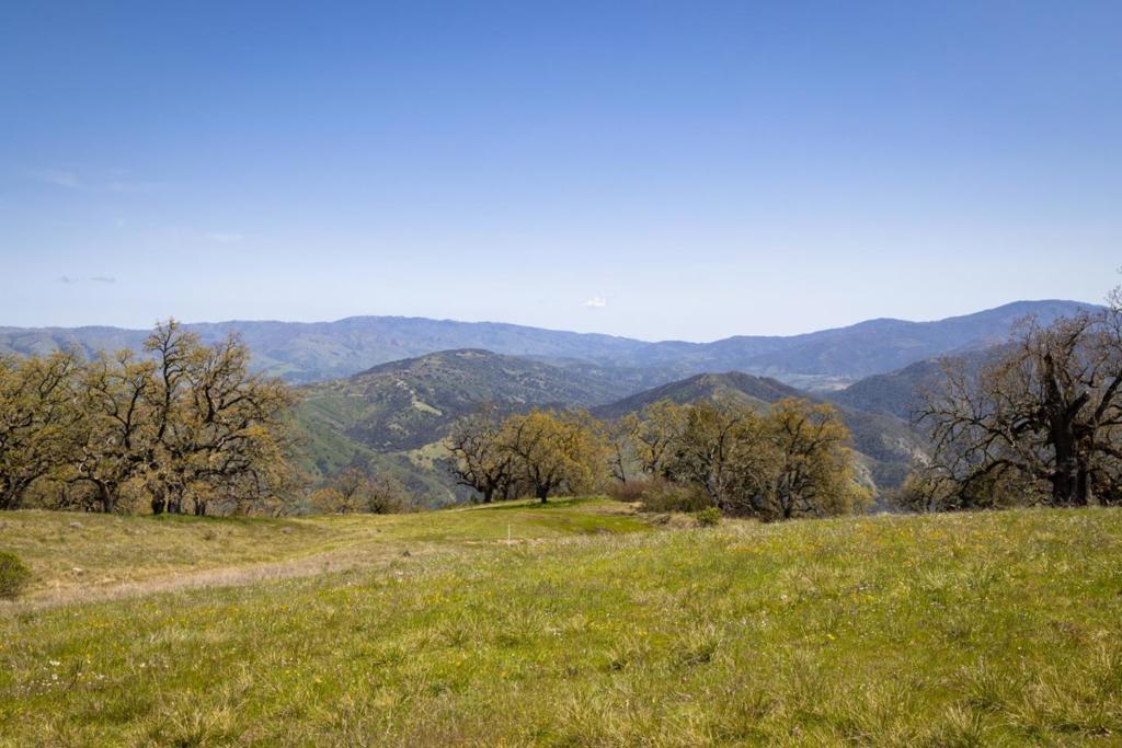 26 Long Ridge Trail