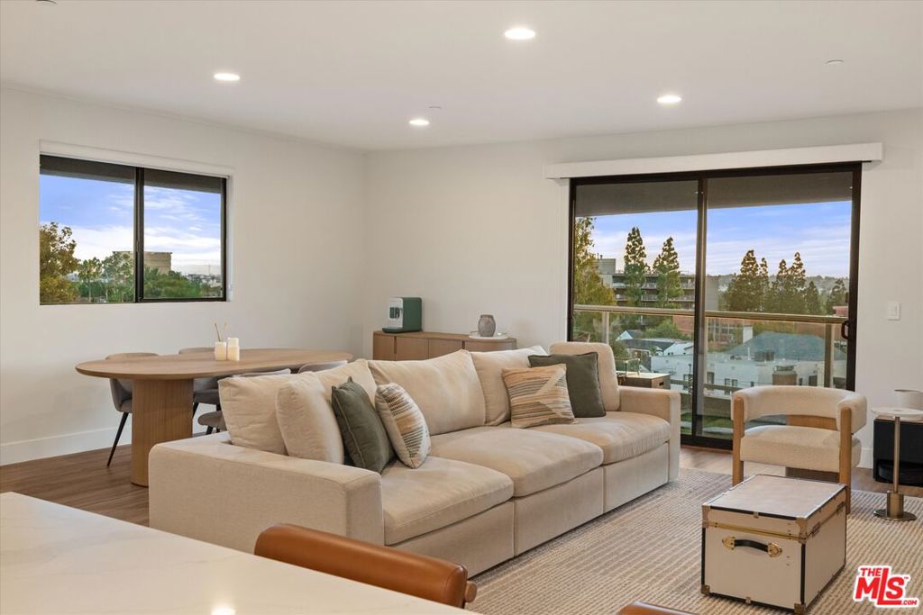 5826 W Olympic Boulevard 401