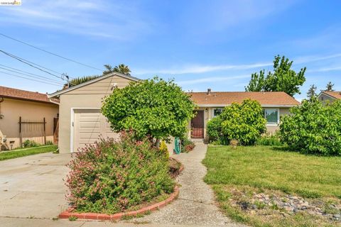 Photo of 1631 Via Ventana, San Lorenzo, CA 94580 (MLS # 41133035)