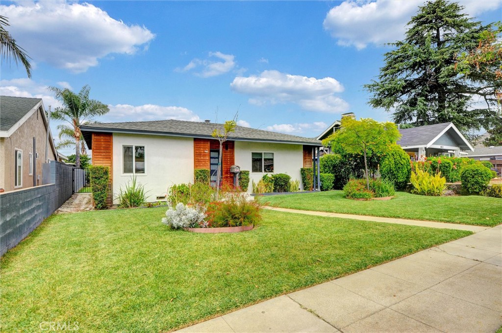 929 N Sunset