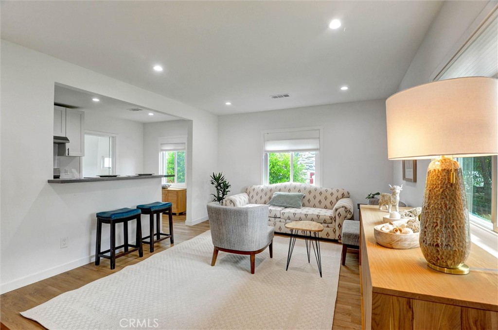 929 N Sunset