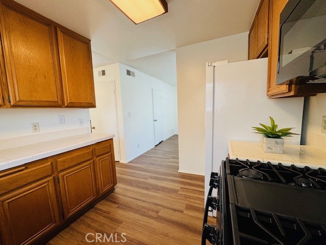 2931 Plaza Del Amo 37