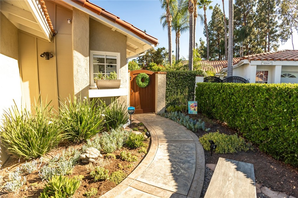 25065 Sunset Place W