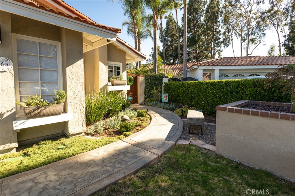 25065 Sunset Place W