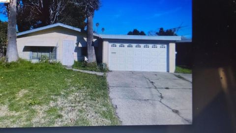 Photo of 2190 Giant Rd Rd, San Pablo, CA 94806 (MLS # 41121825)