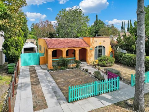 Photo of 4948 Riverton Avenue, North Hollywood, CA 91601 (MLS # SR25196863) Photo of 4948 Riverton Avenue, North Hollywood, CA 91601 (MLS # SR25196863)