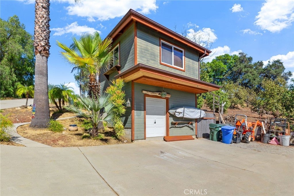 1832 Camino Rainbow