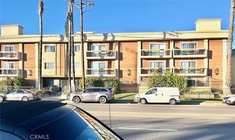 20327 Saticoy 304 Winnetka CA 91306