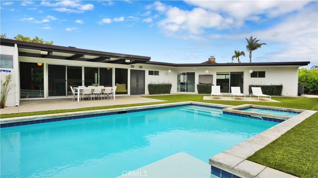 2000 Nautilus Lane, Newport Beach CA 92660