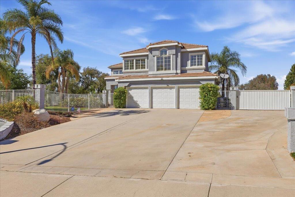 901 Clearwood Avenue