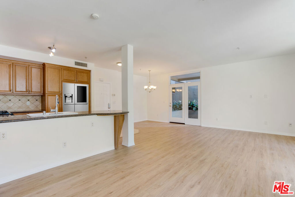 13044 Pacific Promenade 121