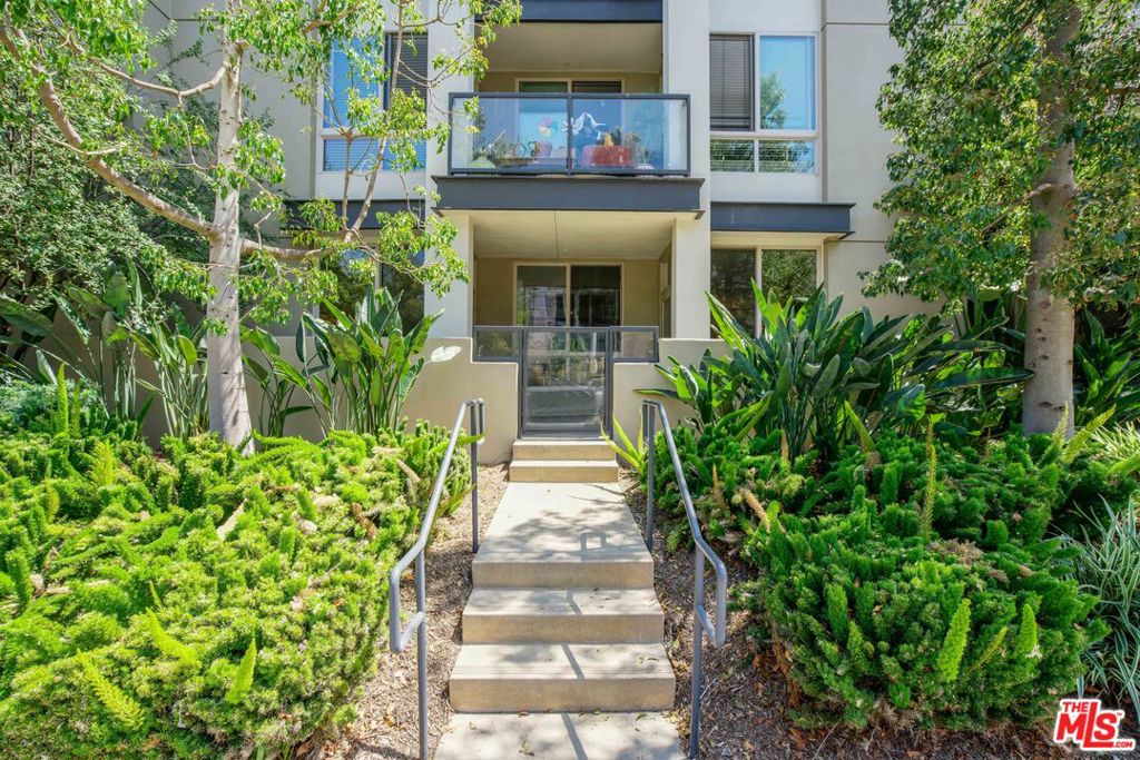13044 Pacific Promenade 121