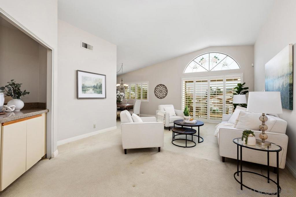 18018 Calle Estepona