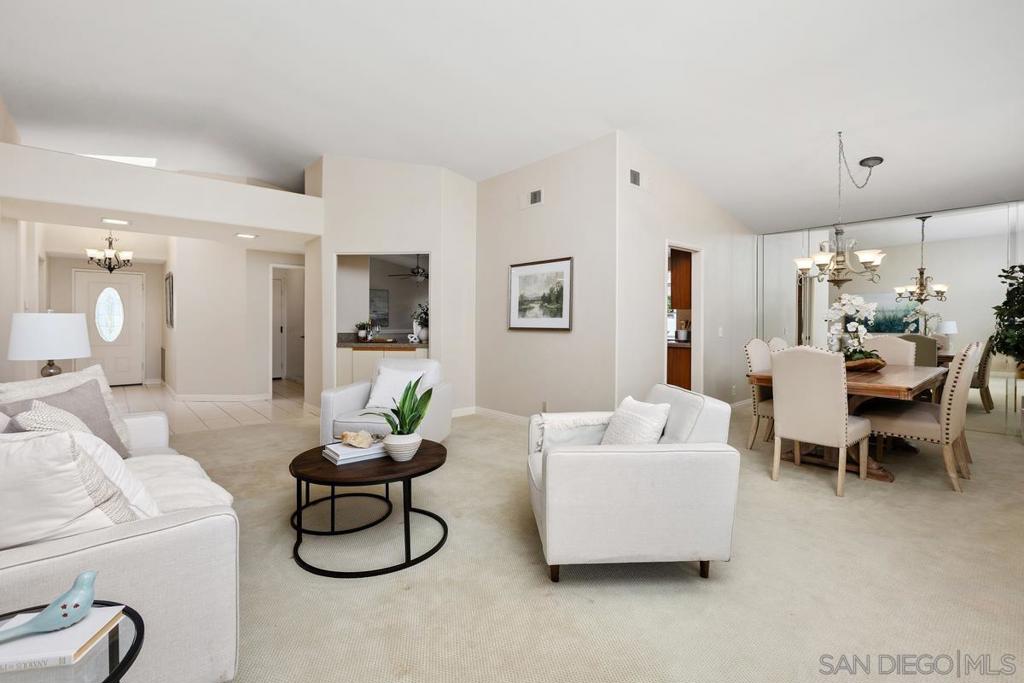 18018 Calle Estepona