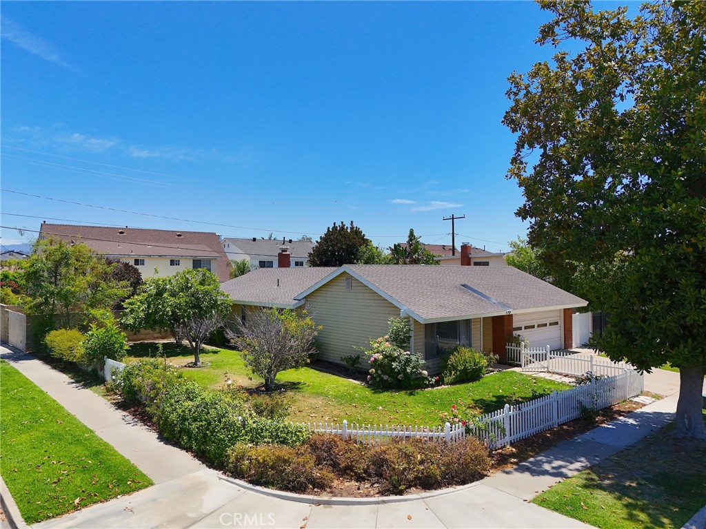 Welcome to 170 S Barbara Way, Anaheim
“Love Where You Live”
This spacious home features a versatile corner lot with endless possibilities. There is ample room for RV/Boat storage, separate garden and outdoor gatherings. Step inside the front door to a spacious living space with a wall of windows, natural light and vaulted ceilings. Living area flows into large dining/ kitchen space including cozy fireplace and easy access through kitchen sliders to covered patio. 3 bedrooms, including primary with adjacent bath plus full hall bath flow easily on north side of the home.
Located in desirable Northeast Anaheim this home is minutes from Disneyland, Angel Stadium and the Anaheim Packing District. Enjoy easy access to parks, shopping, dining and major freeways (57, 91, and 5) making commuting and weekend adventures effortless.
Don’t miss this opportunity to create your dream home in one of Anaheim’s most convenient and connected neighborhoods.