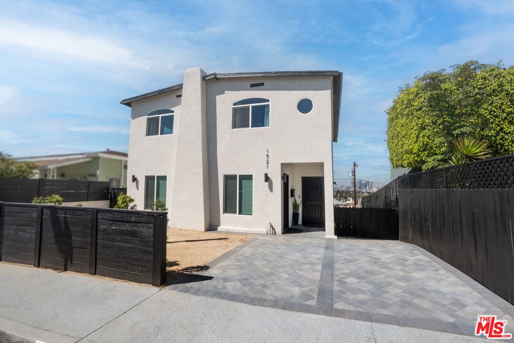 1521 Dunn Avenue