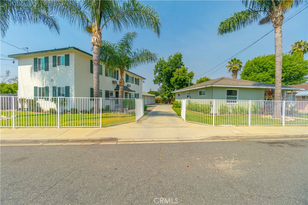 745 N Currier Street