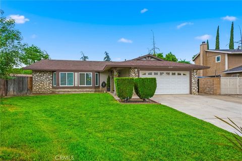 Photo of 2395 W Chatka Lane, San Bernardino, CA 92410 (MLS # CV26069372)