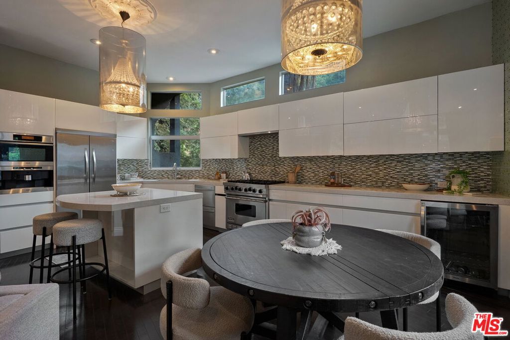 2180 Laurel Canyon Boulevard