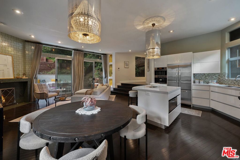 2180 Laurel Canyon Boulevard