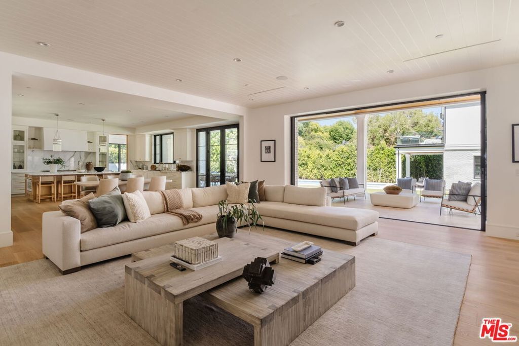 Photo of 13164 Boca De Canon Lane, Los Angeles, CA 90049 (MLS # 25606753)