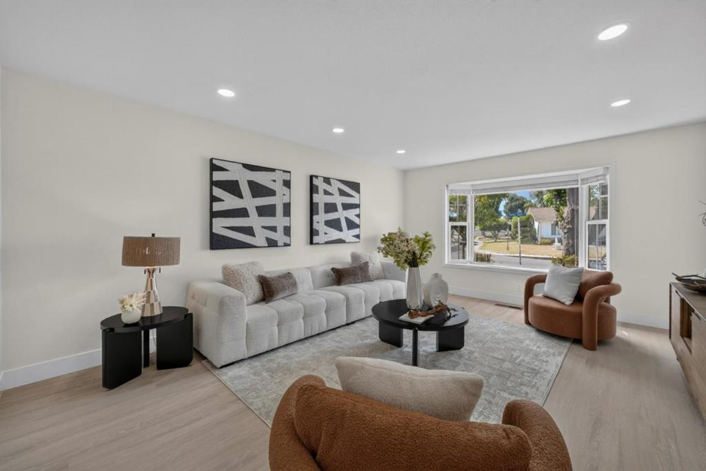 2589 Royal Ann Court